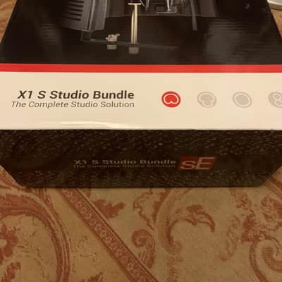 sE Electronics X1S Studio Bundle with Shockmount, RF-X Reflexion Filter, Pop Filter, Cable 2010s - Black image 6