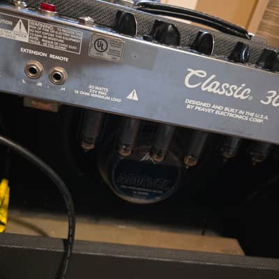 Peavey Classic 30 2-Channel 30-Watt 1x12" Guitar Combo 1994 - 2014 - Black Tweed image 4