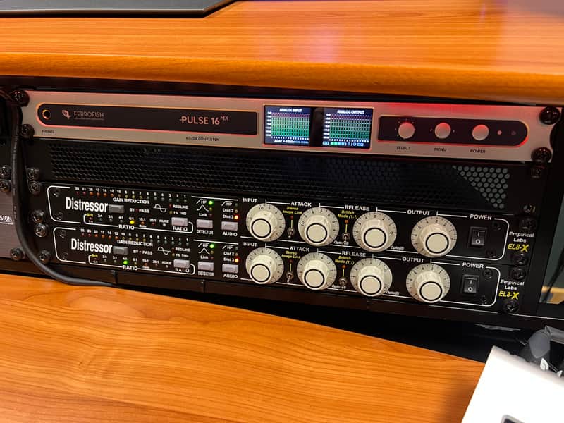 Empirical Labs EL8-X Distressor with British Mode 2010s - like new image 1