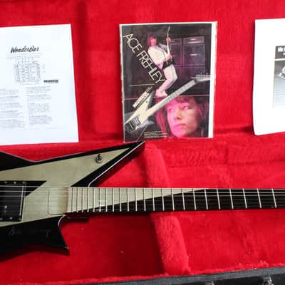 Washburn Ace Frehley AF-40 V Lightning Bolt Very Rare Guitar 1986 Black/White image 25
