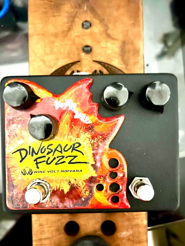 Nine Volt Nirvana Dino Fuzz October 2002 image 1