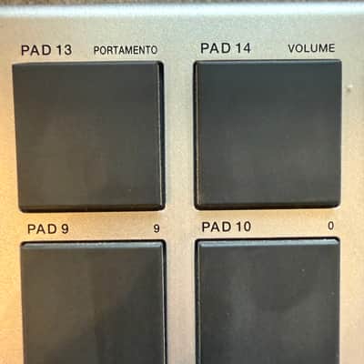 Akai MPD16 2000s - Silver image 9