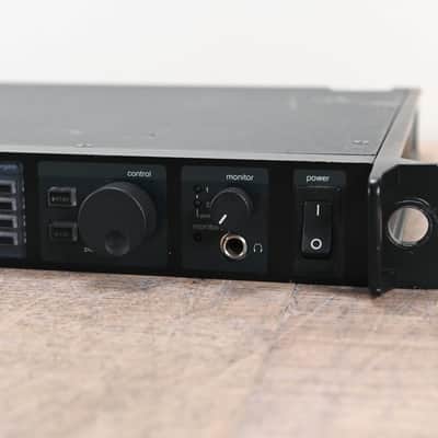 Shure UR4D Wireless Receiver w/ two UR1 Bodypack Transmitters - H4 Band CG0077F image 3