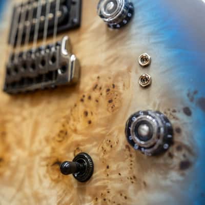 PRS SE Exotic Custom 24-08 Poplar Burl  2025 - Lake Blue Midnight Burst - Satin image 5