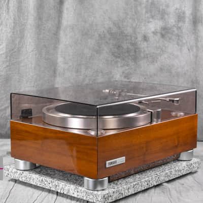 YAMAHA GT-2000X Vintage Direct-Drive Turntable in Very Good Condition+ image 4