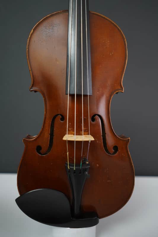 Czech violin, labelled and possibly by Benjamin Patocka, 1928 image 1