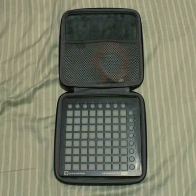 Novation Launchpad Mini MKI Pad Controller 2013 - 2015 - Black image 2
