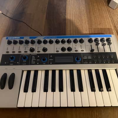 Novation K Station 25-Key 8-Voice Synthesizer 2001 - Silver