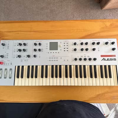 Alesis Ion 49-Key Analog Modeling Synthesizer 2000s - Silver