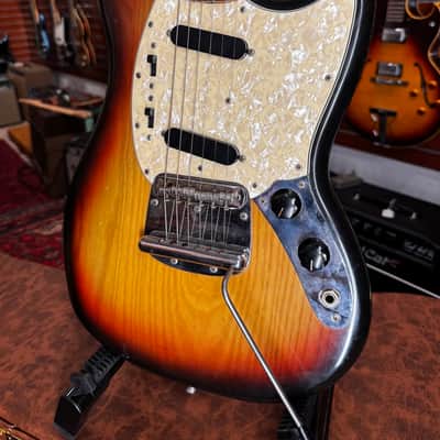 Fender Mustang Guitar with Rosewood Fretboard 1972 - 1978 - Sunburst image 10