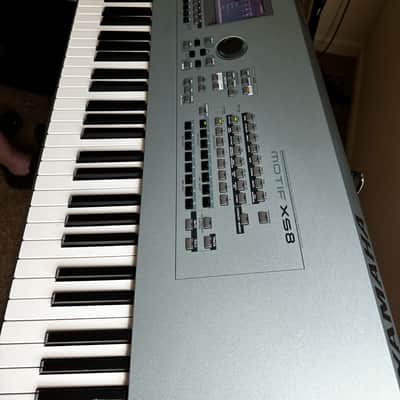 Yamaha Motif XS 8 Production Synthesizer 2000s - Gray image 2