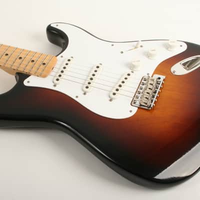 Fender Custom Shop Limited Edition 70th Anniversary 1954 Stratocaster DLX Closet Classic 1-Piece Quartersawn Maple Neck Fingerboard Wide-Fade 2-Color Sunburst XN5106 image 9