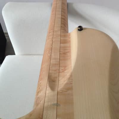 Human Base Class X 5 string 2012 natural image 5