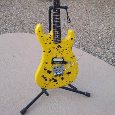 Early 1980's Kramer Focus 1000 | Black Splatter on Yellow | Like New Road Runner Hardshell Case image 3