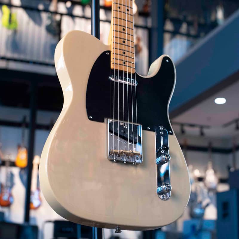 USED FENDER VINTERA II 50S NOCASTER - BLONDE WITH GIGBAG