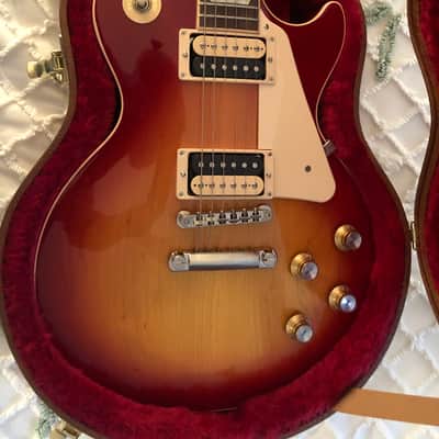 Gibson Les Paul Classic 2019 - Present - Heritage Cherry Sunburst image 2