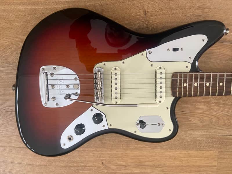 Fender American Professional Jaguar - 3-Color Sunburst