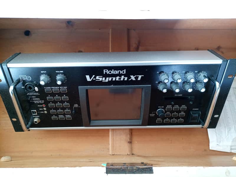 Roland V-SYNTH XT Ver2.0 ラックマウントシンセサイザー Roland - V