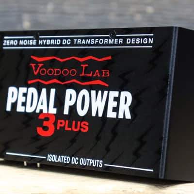 Voodoo Lab Pedal Power 3 PLUS 12 Isolated 500mA DC Outputs / X-Link Power Supply image 2