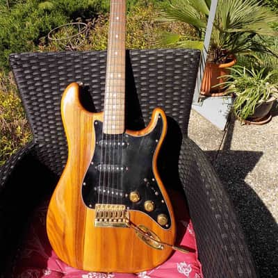 Fender  "The Strat" 1981  - Natural/Walnut image 14