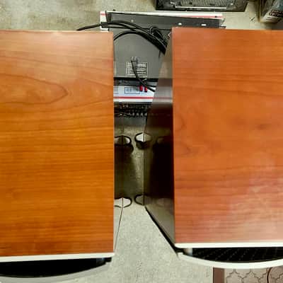 Polk Audio RTi8 Tower Speakers Cherry Wood; Tested image 10