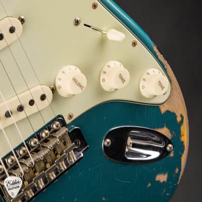 2023 - Fender Custom Shop 1961 Stratocaster Heavy Relic - Aged Ocean Turquoise Over 3-Color Sunburst image 15