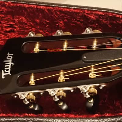 *MINT & RARE* 2022 Taylor 712e 12-Fret Lutz Spruce/RW image 14