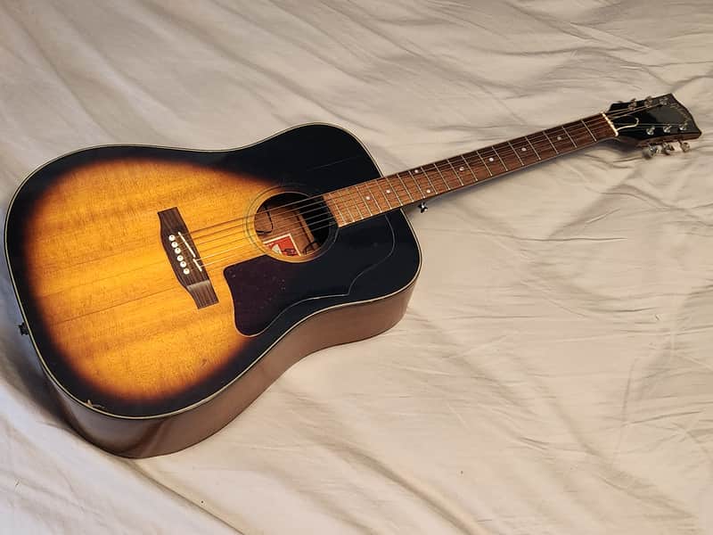Gibson J-45 Deluxe 1969 - 1982 | Reverb Canada