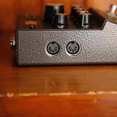 Suhr Dark Discovery Analog Delay Pedal image 4