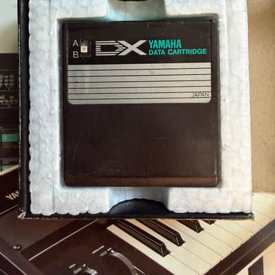 Yamaha DX7 - 2 ROMs + Manual image 11