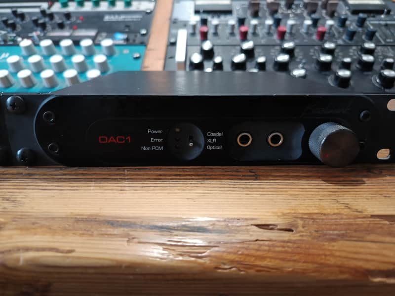 Benchmark DAC1 2-Channel 24-Bit 192kHz D/A Converter 2000s - Black - with rackmounting kit image 1