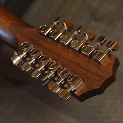 Minty! 2019 Taylor 552ce 12 String Red Cedar Mahogany Acoustic Guitar Natural + OHSC image 20