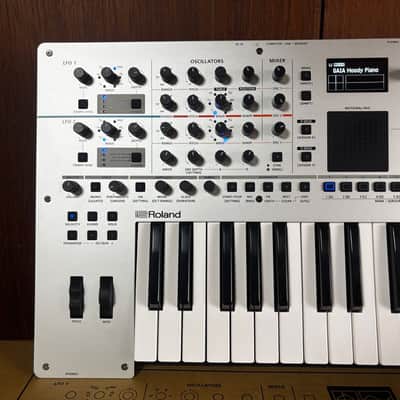 Roland Gaia 2 37-key Virtual Analog Wavetable Synthesizer w/ box image 2