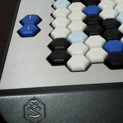 C-thru Axis 49 Controller midi keyboard image 7