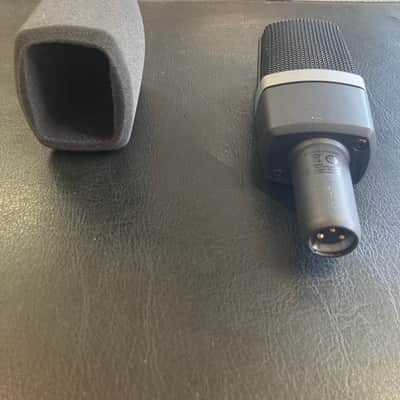 AKG C214 Large Diaphragm Cardioid Condenser Microphone 2010s - Black image 4