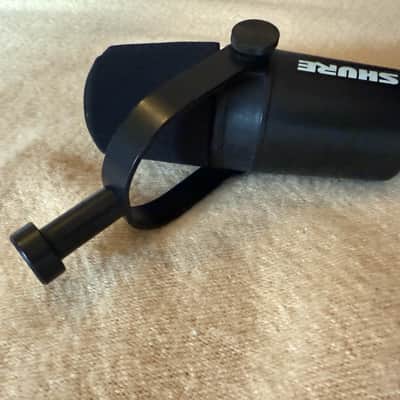 Shure MV7 Dynamic USB Podcast Microphone 2020 - Present - Black image 3