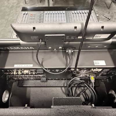 Yamaha CL1 Console w/ R&R road case image 8