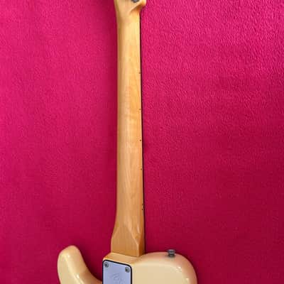 Fender Bullet Deluxe with Rosewood Fretboard 1981 - 1982 - Ivory image 15