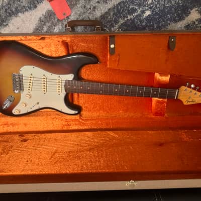 Fender American Vintage II '61 Stratocaster 2022 - Present - 3-Color Sunburst image 1