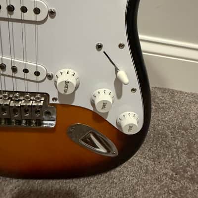 Fender Standard Stratocaster with Maple Fretboard 1998 - 2005 - Brown Sunburst image 5