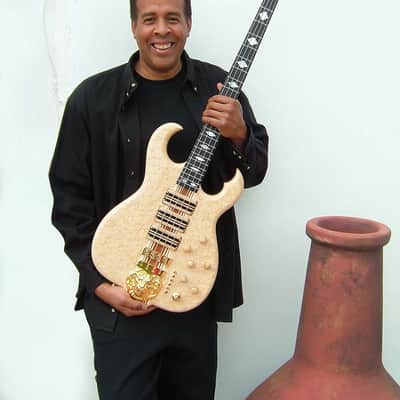 Lowenherz Majesty Clarke Custom 5-String Electric Bass Guitar image 12