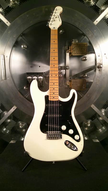 State of the Art Stratocaster 80s - White Electric Guitar w/ Wayfinder Gig Bag image 1