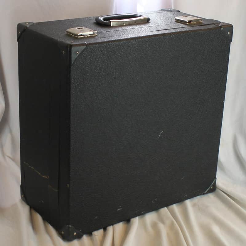 Black Italian Hard Case for Accordion 16.25" x 16" x 8.75" (41.25cm x 40.50cm x 22.25cm) image 1