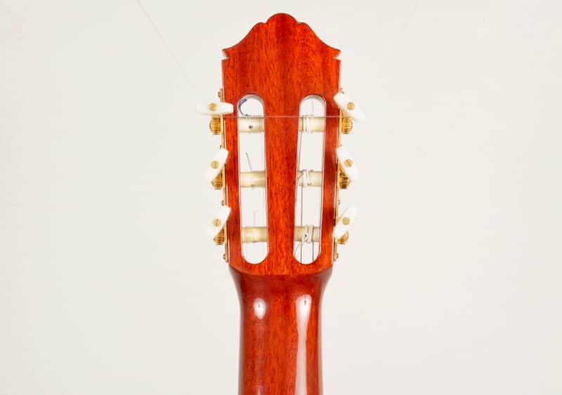 Yamaha GD-10 Grand Concert Classical Guitar, Solid Spruce, IRW