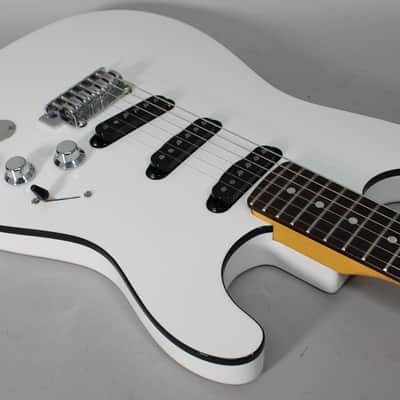 Fender MIJ Aerodyne Special Stratocaster 2022 - 2024 Bright White image 9