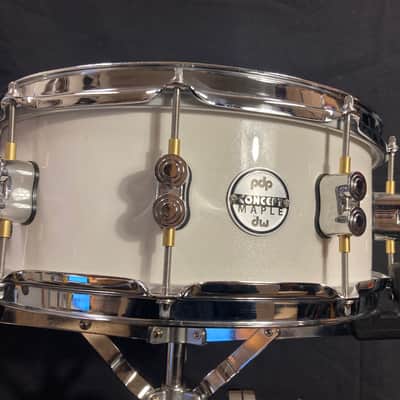 DW/PDP - 5.5x14" PDCM5514SS Concept Maple Snare Drum 2010's - Pearlescent White Lacquer image 1