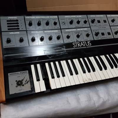 Crumar Stratus Synthesizer - CEM 3310 / 3320 / 3330 Chips image 2