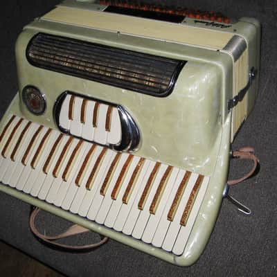 Lo Duca Brothers PetiteGrande Accordion image 4