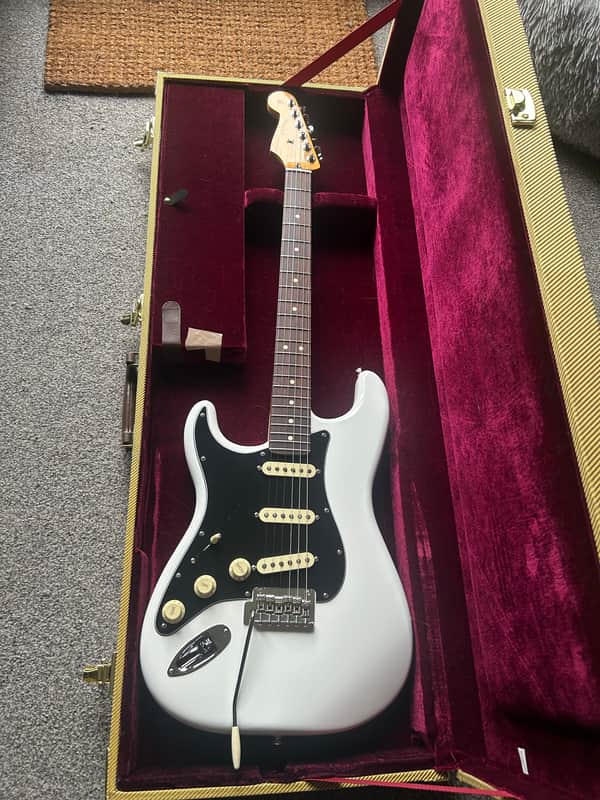 Fender Player II Stratocaster with Rosewood Fretboard 2024 - Present - Polar White - Left Handed