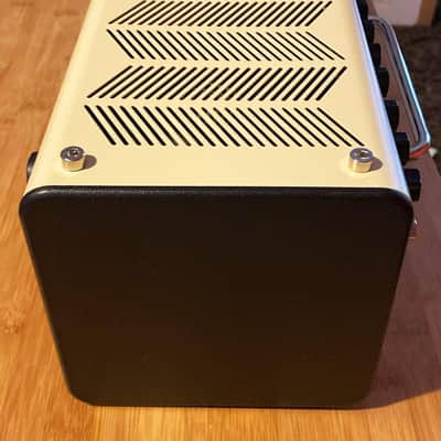 Yamaha THR10 desktop guitar amp Amplifier Mint Condition image 7
